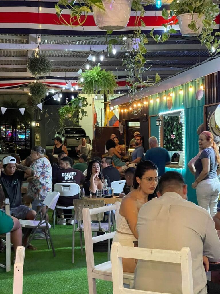 Plaza gastronomica Quepos